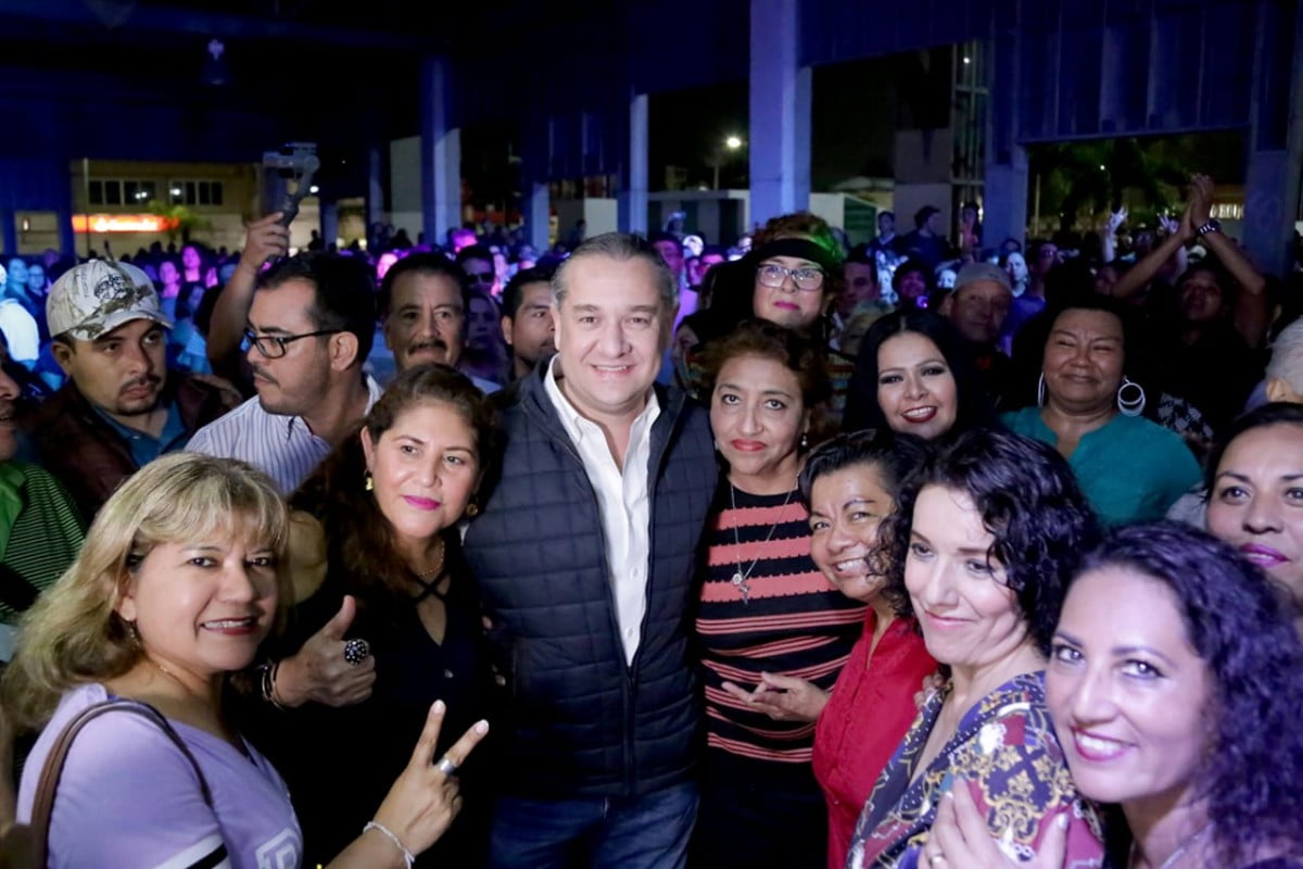Disfrutan cientos de maderenses Noche Retro “Del Amor y la Amistad”