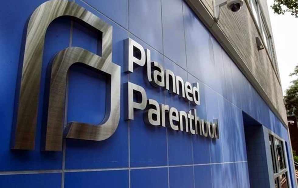 Van contra Trump por regla antiaborto