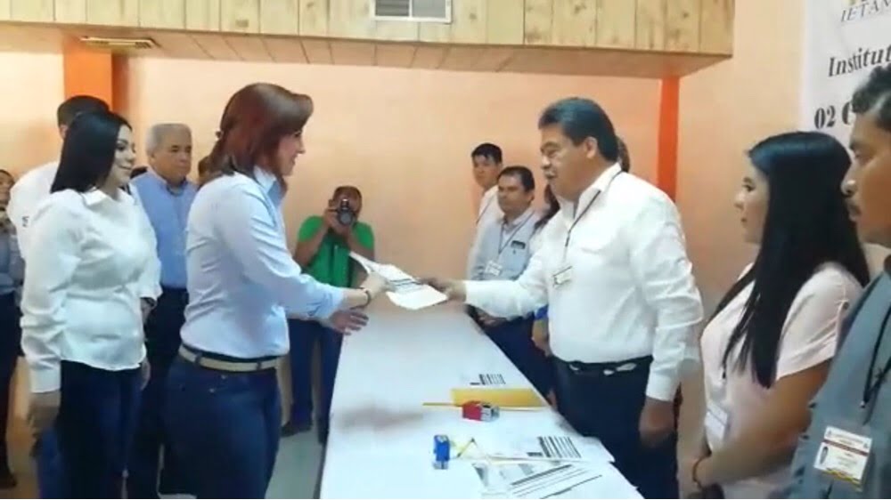 Imelda Sanmiguel se registra como candidata del PAN a diputación por el distrito 2