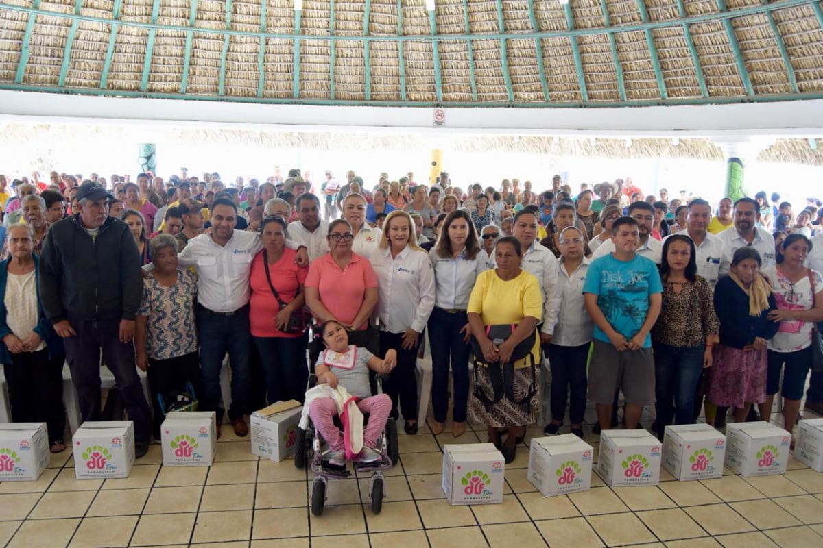 Entrega Alma Laura Amparán apoyos del programa Canasta Básica Familiar 2019