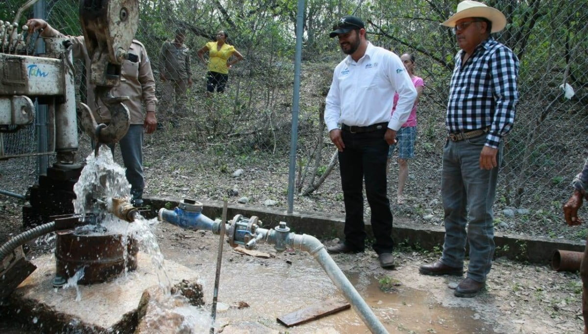 Rehabilitan Municipio y Estado, pozos de agua en ejidos de Victoria