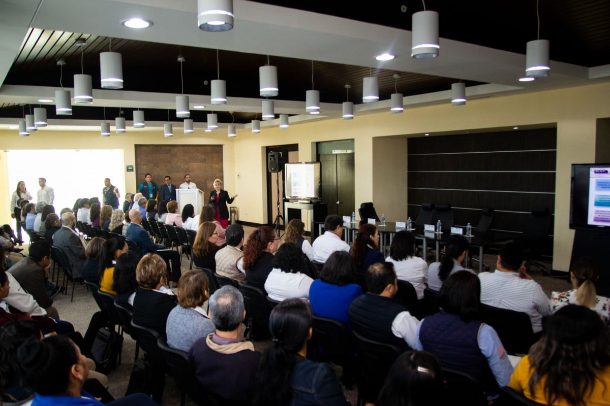 Disertan en la UAT conferencia sobre los retos de la educación superior