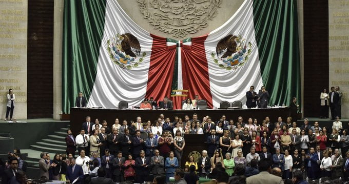 Cámara de Diputados aprueba reforma educativa con cambios de último momento