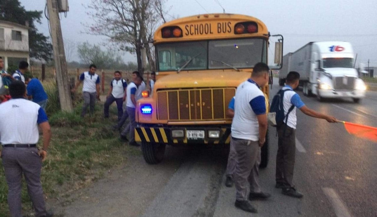 Autobús de ITACE se queda tirado; padres de familia exigen unidad nueva