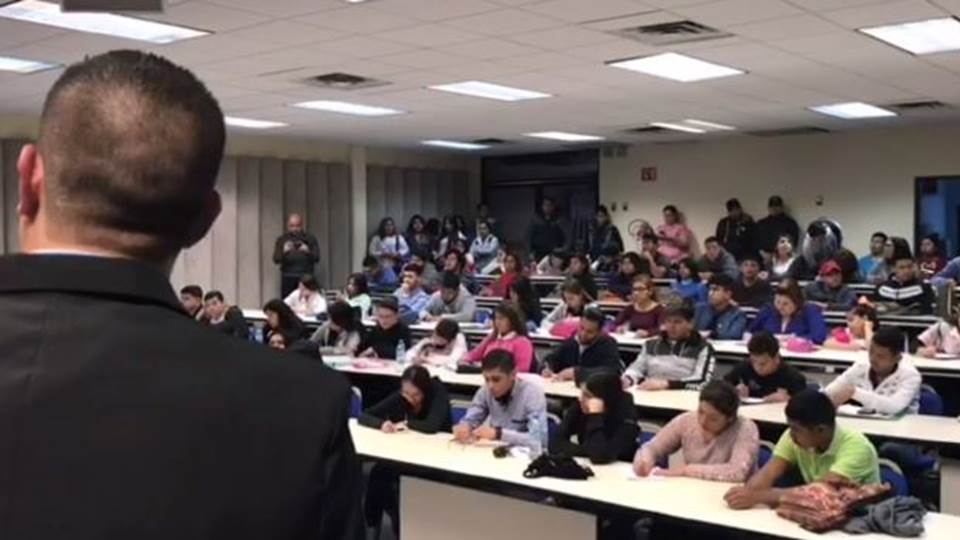 Alumnos de la Facultad de Comercio se capacitan en sistema ‘5S’