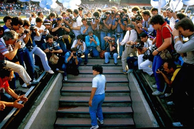 Sale a la luz primer tráiler de la película de Maradona