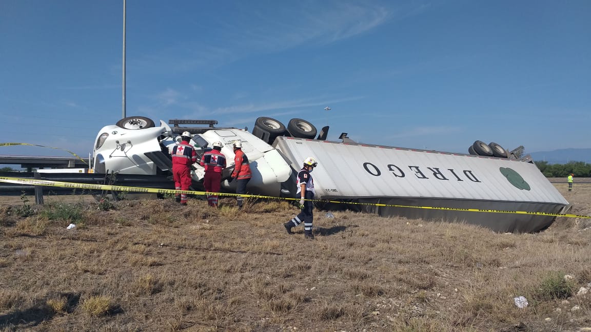 Muere operador de trailer tras volcar en “El Caracol” de la Victoria-Soto La Marina