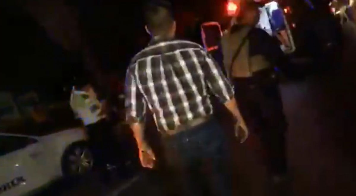 Agente de la PGJ agrede a reportero; autoridades aseguran que investigarán
