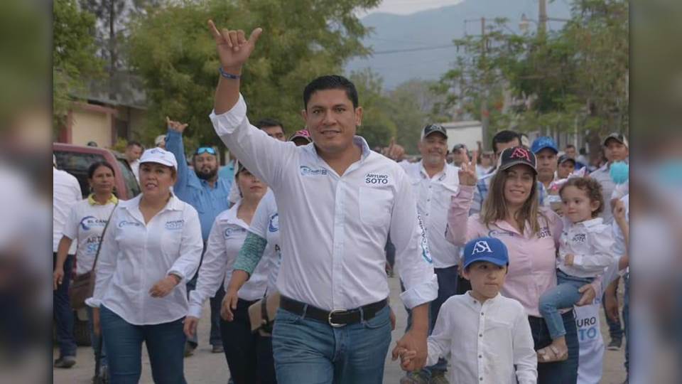 Regresaré como Diputado a las colonias de Victoria: Arturo Soto