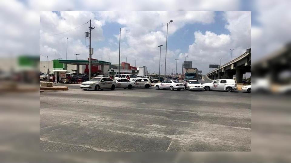Taxistas reanudan protestas en Matamoros y bloquean avenidas