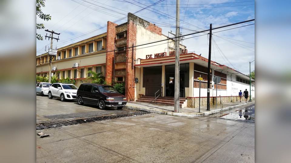 Amantes de lo ajeno visitan dos escuelas en Tampico
