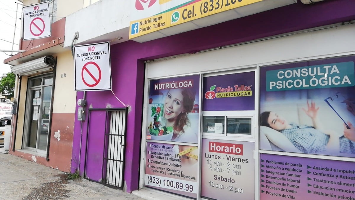 Colocan lonas de rechazo contra obra de paso a desnivel en zona norte de Tampico
