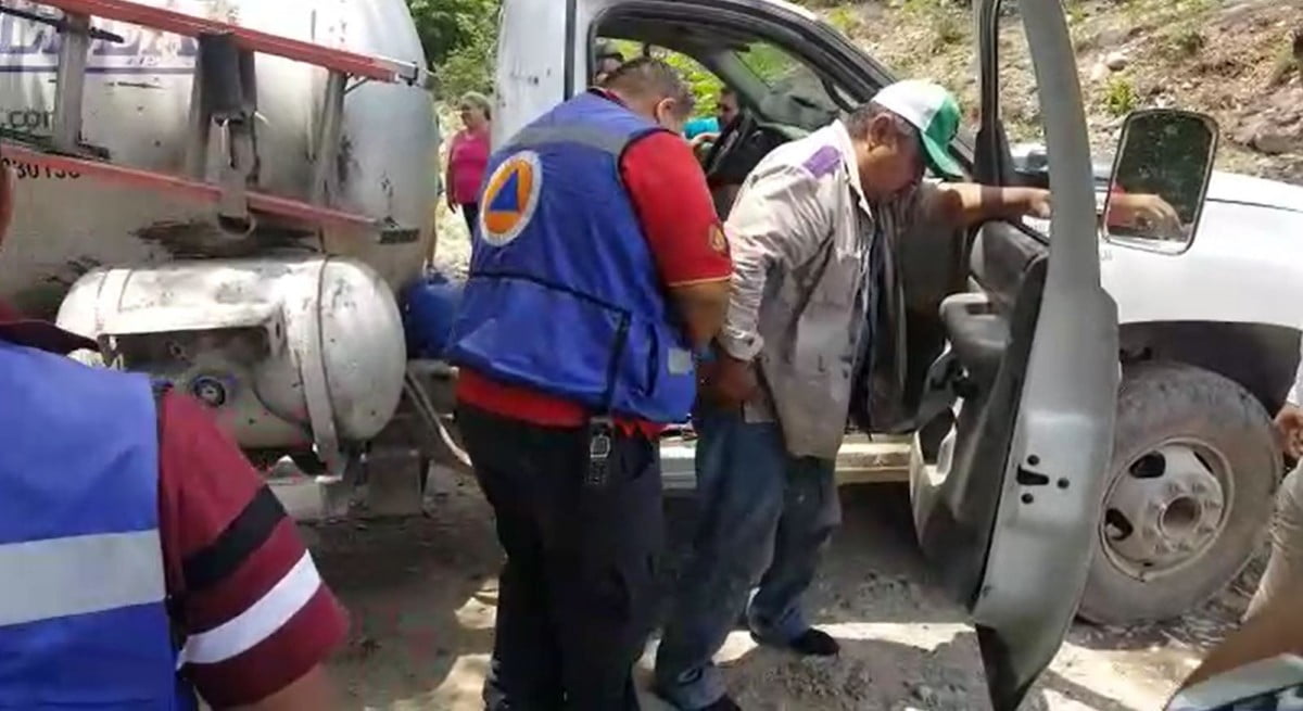 Repartidor de gas es arrollado por su propia pipa