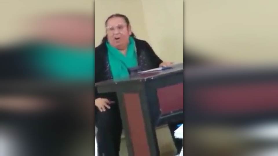 “Cállese… o voy y te mato cabrón”, grita maestra en Reynosa
