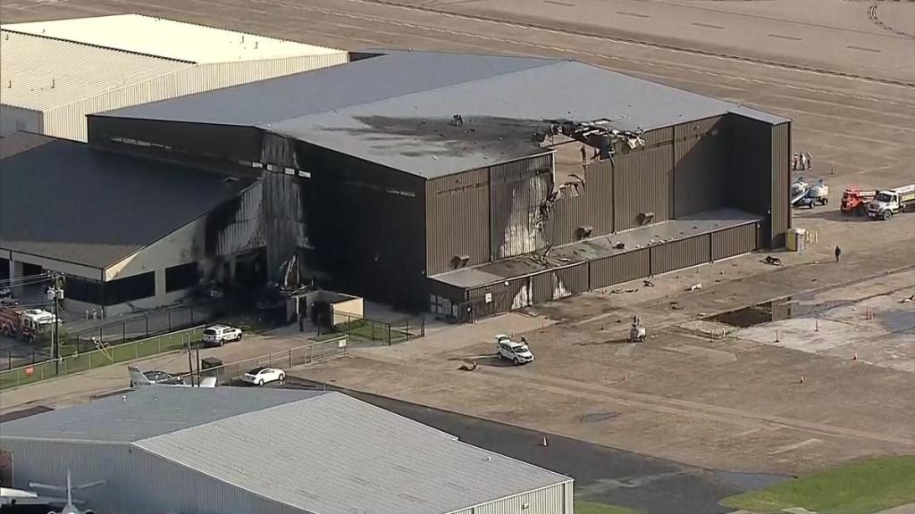 Mueren 10 personas al estrellarse un avión en Texas
