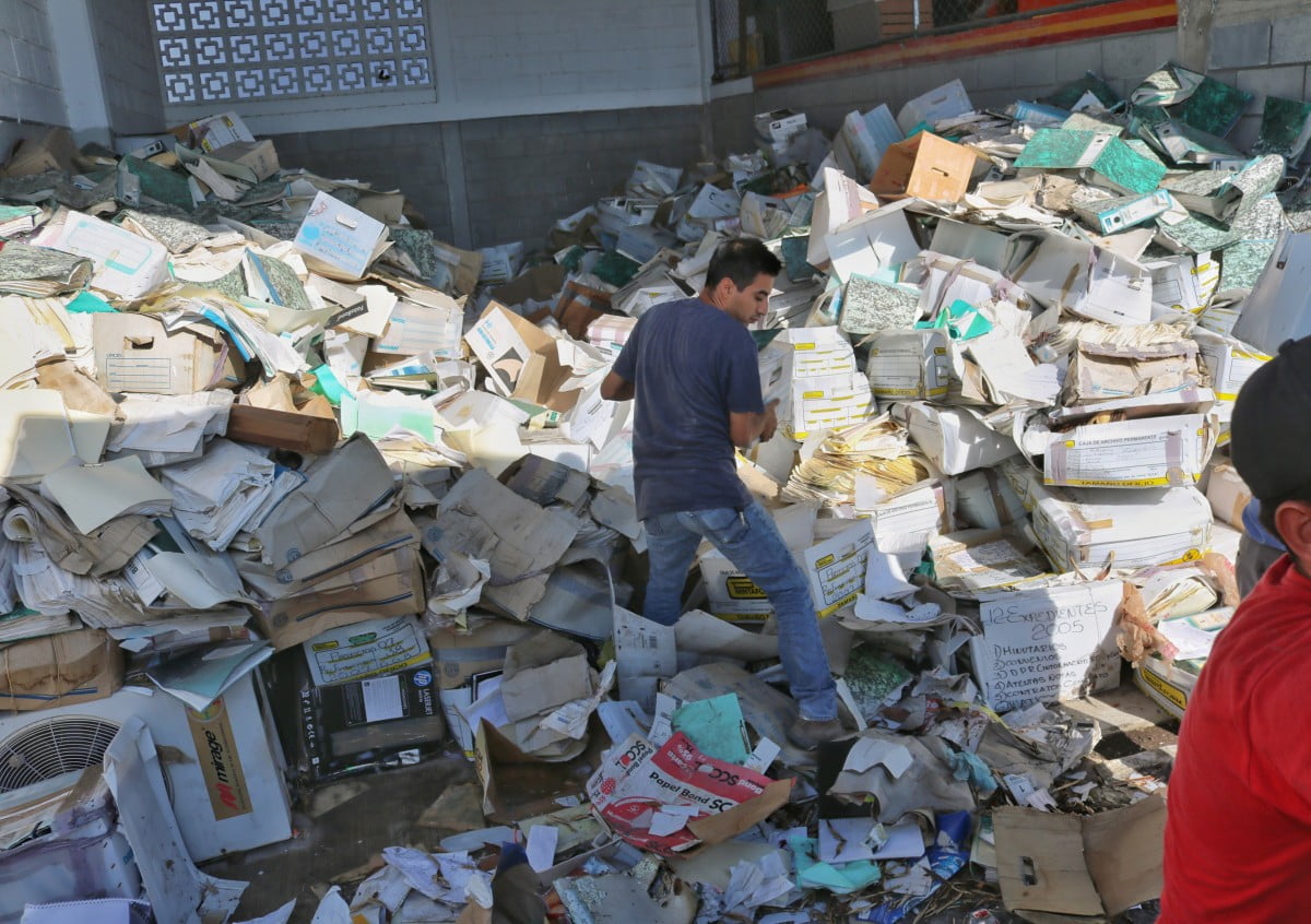 Gobierno de Tamaulipas depura más de 28 toneladas de archivo muerto.