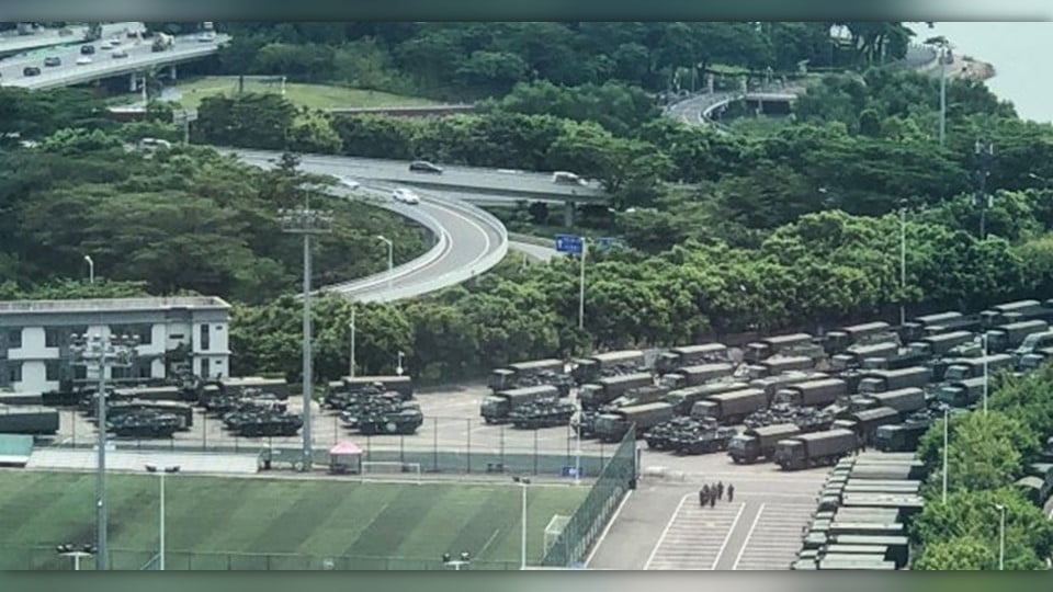 Preocupa a EU presencia de militares chinos en frontera con Hong Kong