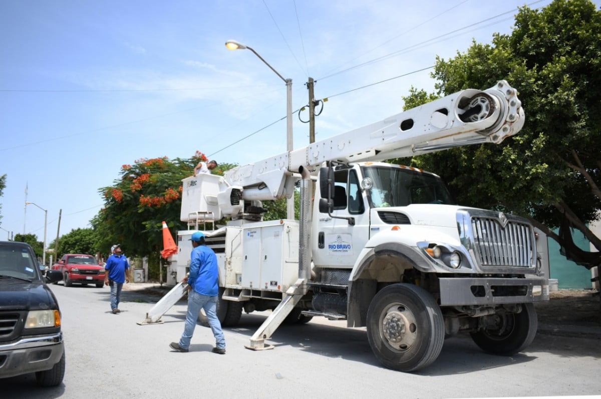 Rehabilita Gobierno Municipal de Río Bravo alumbrado en Azteca y Satélite