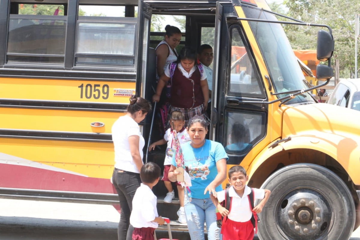 Transporte Escolar Gratuito beneficia a Familias Maderenses