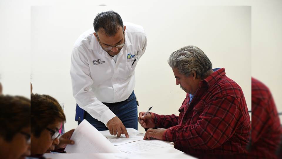 Gobierno de Tamaulipas otorga becas para hijos de jubilados y pensionados