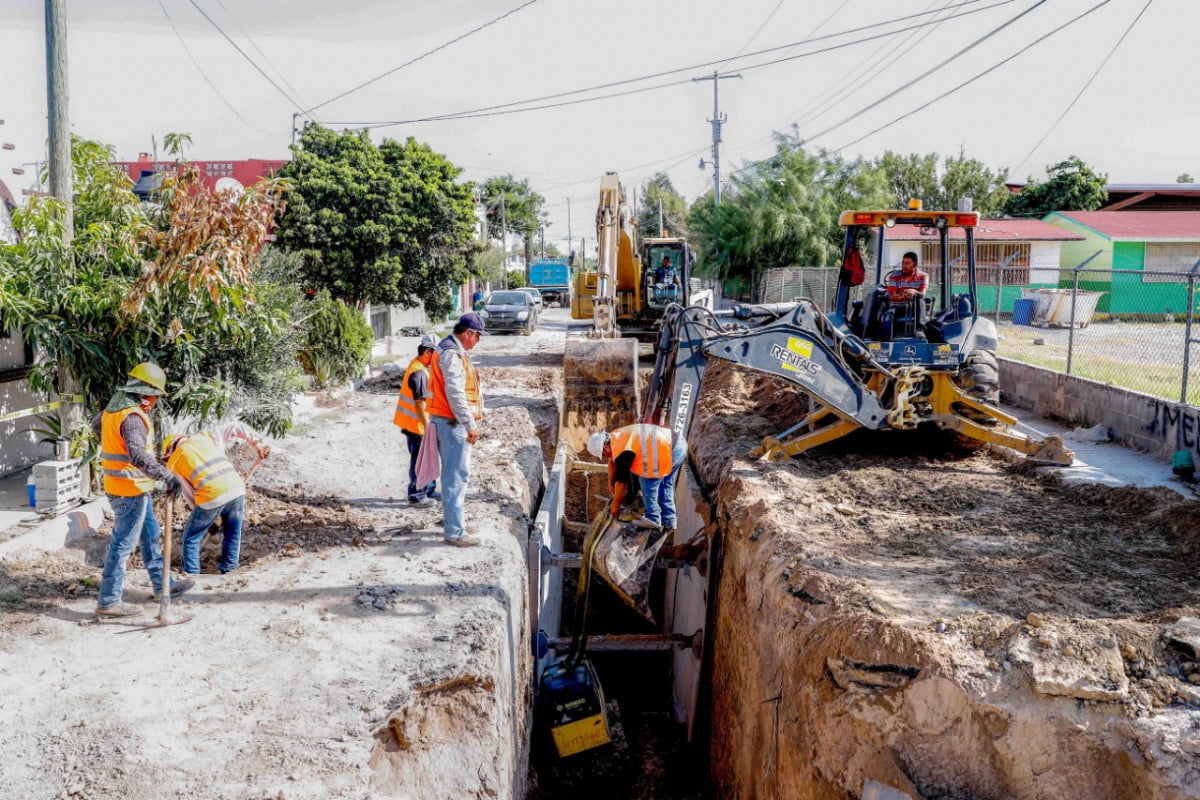 Restablecen subcolector Anáhuac en Villas la fe