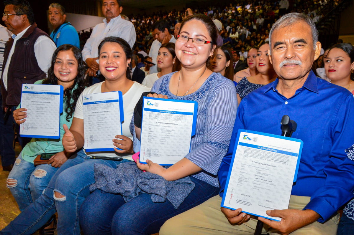 Gobierno de Tamaulipas entrega nombramientos base a personal de Educación Básica