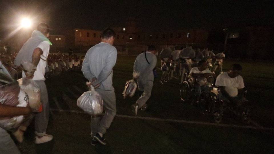 Trasladan a 900 reos más del penal de Topo Chico