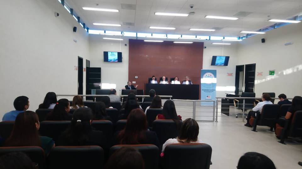 Capacitan a estudiantes de Derecho en Técnicas de Litigación Oral