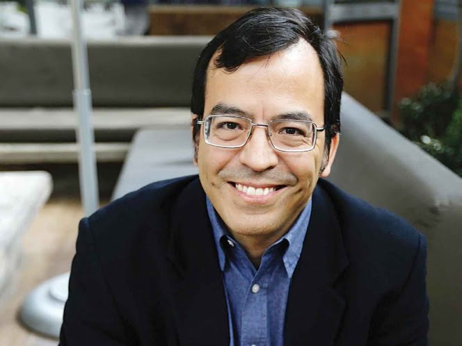 ‘Extinción del libro, sólo falsa alarma’: Tomás Granados