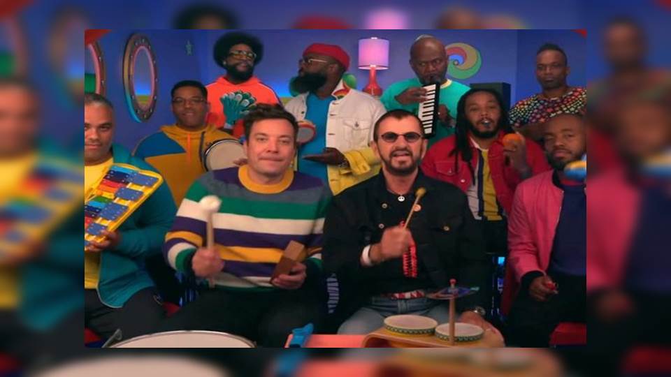 Ringo Starr toca ‘Yellow Submarine’ con instrumentos de kínder y suena increíble