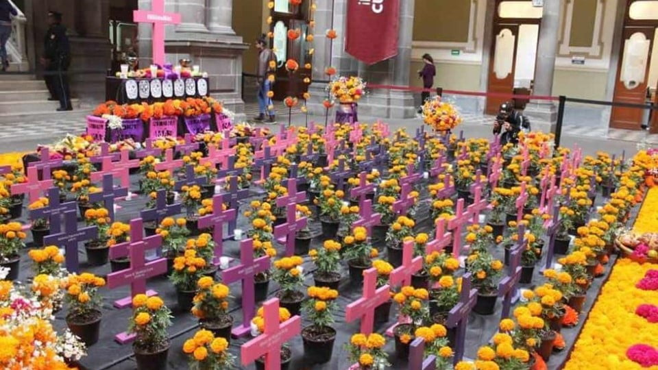 “No estamos todas, faltan las asesinadas”, el altar de muertos en Reynosa