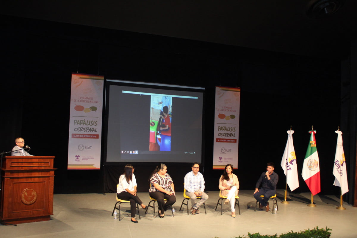 Imparten seminario la UAT y Teletón Tamaulipas