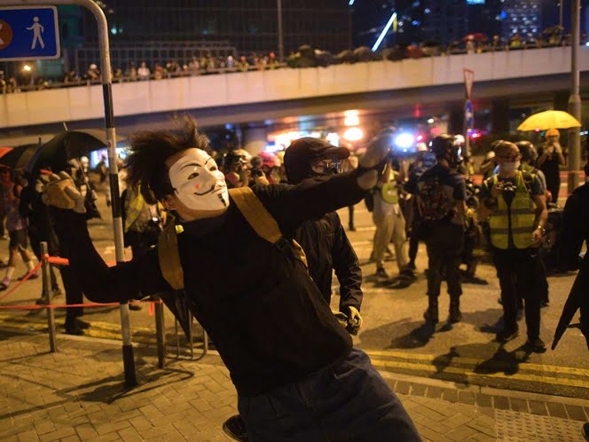 Prohibirá Hong Kong el uso de máscaras en las marchas