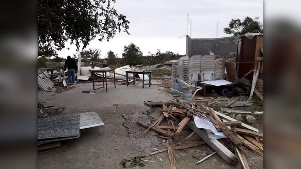 Frente frío destruye Parroquia en Tampico