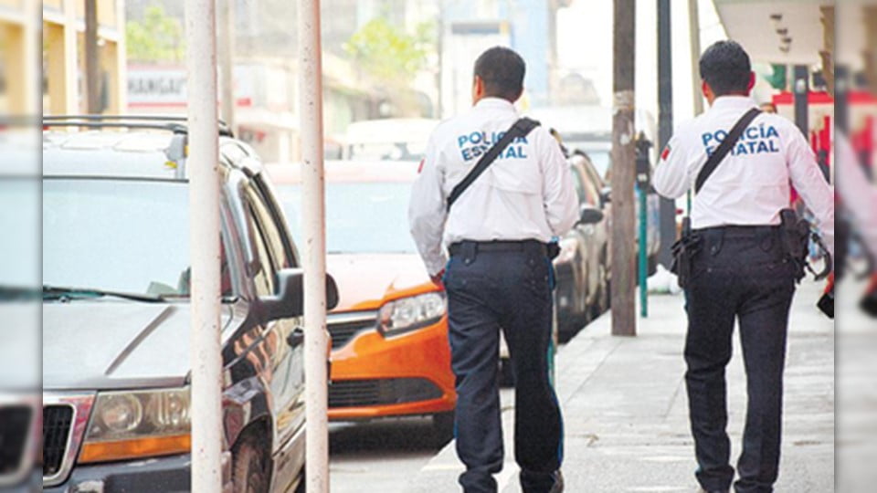 Policía Estatal cobraba “moches” haciéndose pasar por inspector de alcoholes