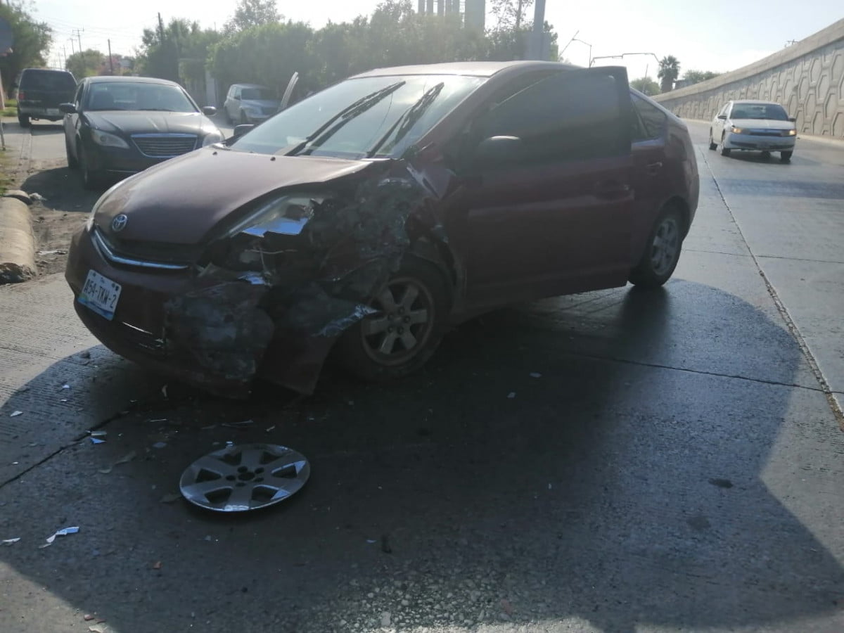 Se incorpora sin precaución a vialidad y provoca accidente en Nuevo Laredo
