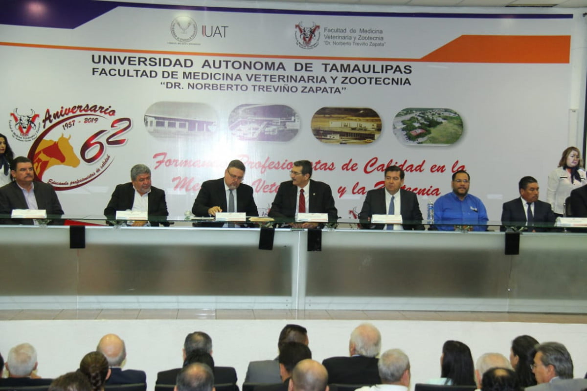 Participa Xico en el 62 Aniversario de Veterinaria Victoria.