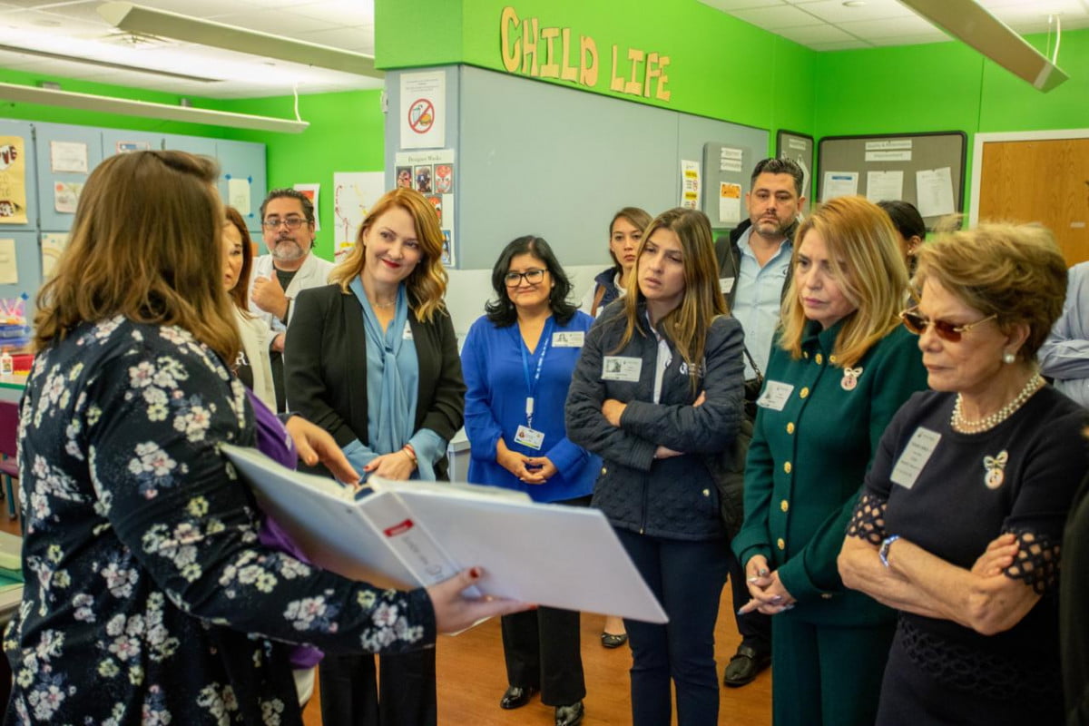 Visita Presidenta de DIF Tamaulipas Hospital de Galveston Texas, donde se atiende a niñas y niños con quemaduras