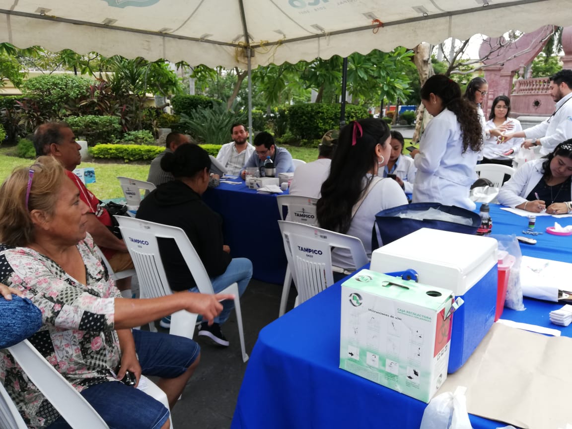Buscan detectar diabetes y colesterol con pruebas rápidas en Tampico