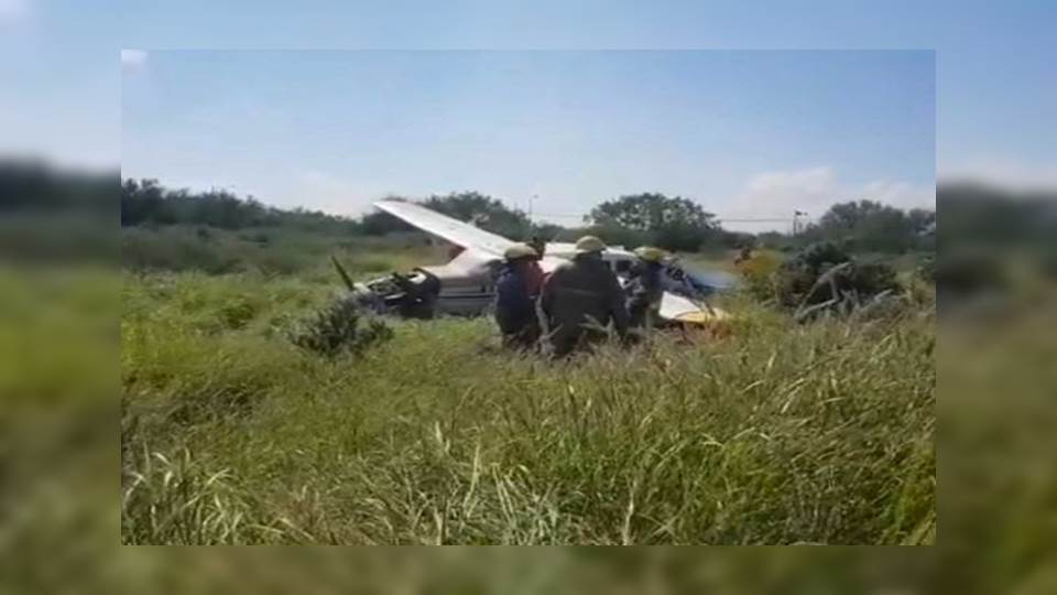 Por posible falla mecánica avioneta se desplomó en NL