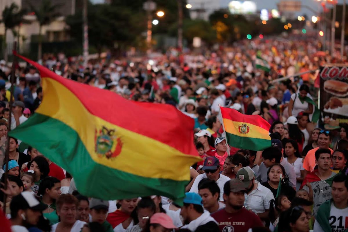 Arrecian protestas en Bolivia contra reelección de Morales