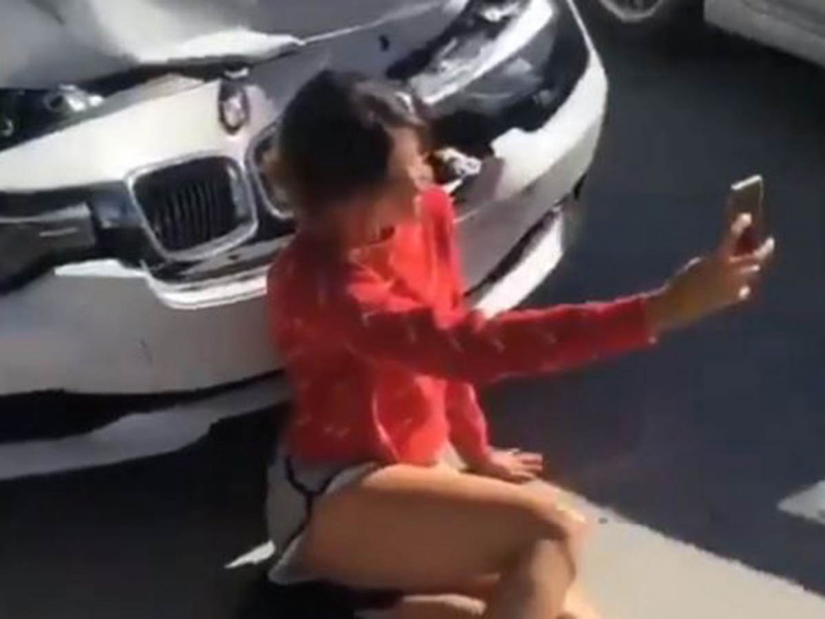 Joven se toma una ‘selfie’ instantes después de sufrir accidente