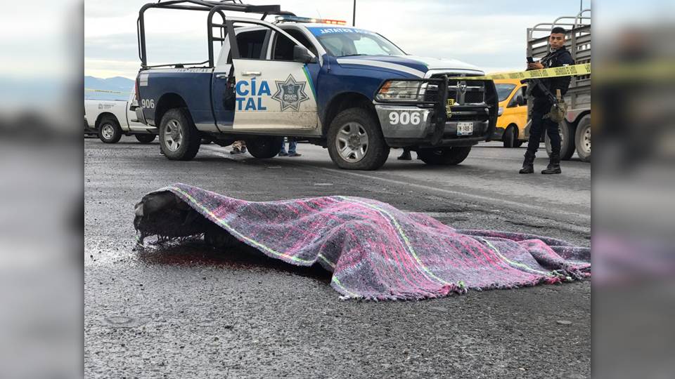 Hombre en silla de ruedas muere atropellado en Victoria