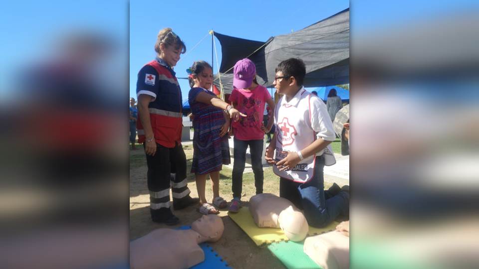 Llevan capacitación de primeros auxilios a colonias de Nuevo Laredo