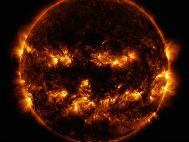 NASA muestra al Sol como una gran calabaza de Halloween