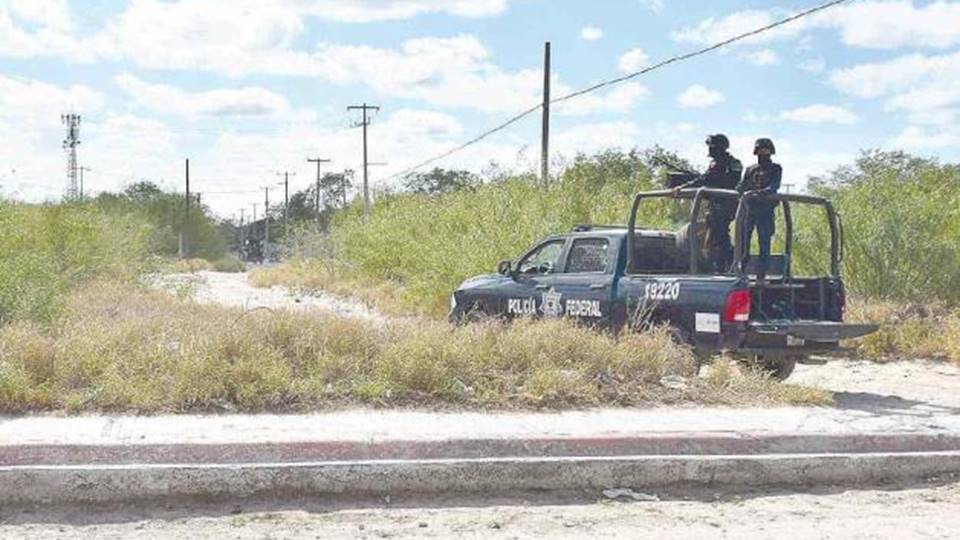 Balacera provoca movilización de autoridades, algunas patrullas terminan dañadas por poncha llantas