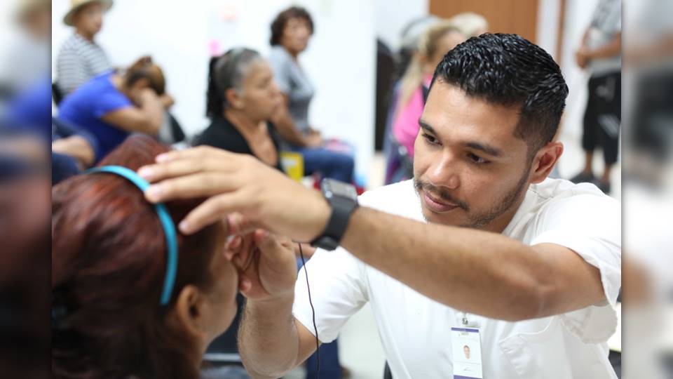 Gobierno del Estado y DIF Tamaulipas llevaron campaña oftalmológica a familias de Valle Hermoso