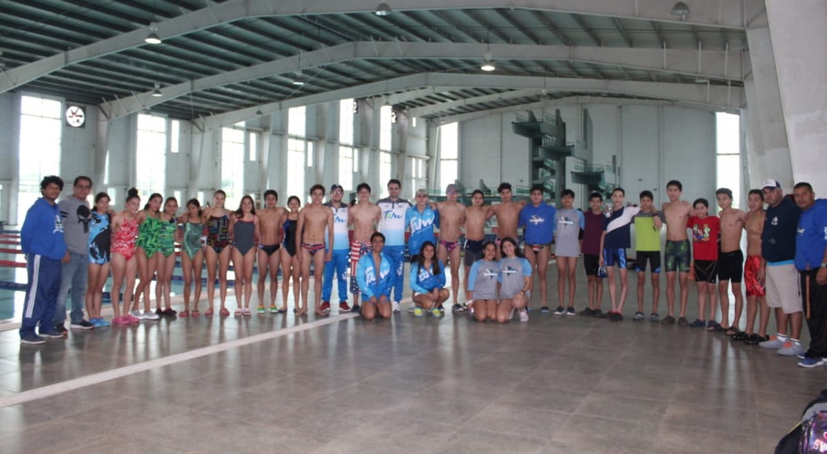 Realizan campamentos de básquetbol y natación en Cd. Victoria