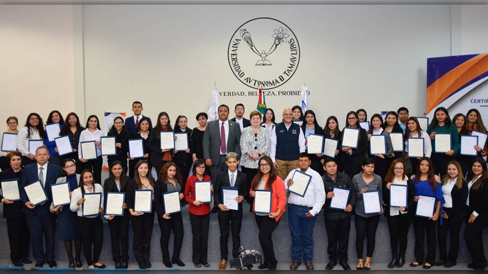 Obtienen alumnos de la UAT certificaciones internacionales