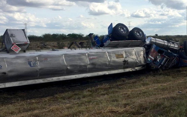Volcadura deja un lesionado en carretera Reynosa a Monterrey